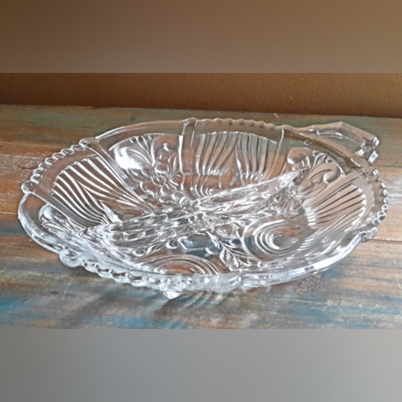 Art Deco Era Divided Glass Dish - Handle & Feet LOVELY 🏵️ - Picture 2 of 9